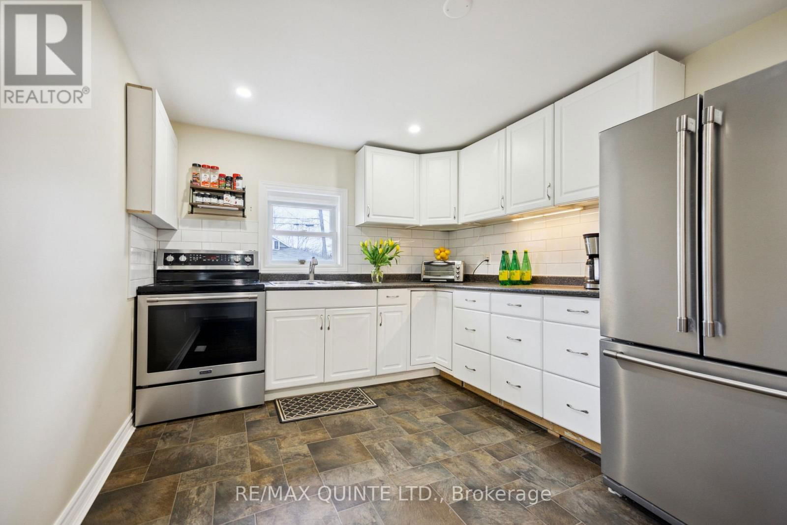 7 ELKS STREET Image 12