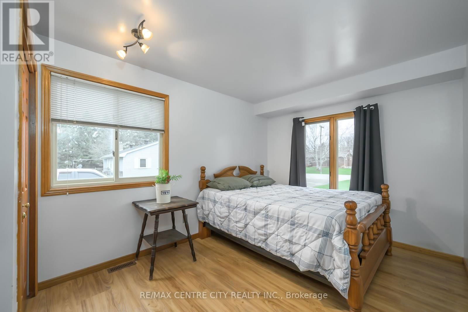 116 HURON AVENUE Image 17