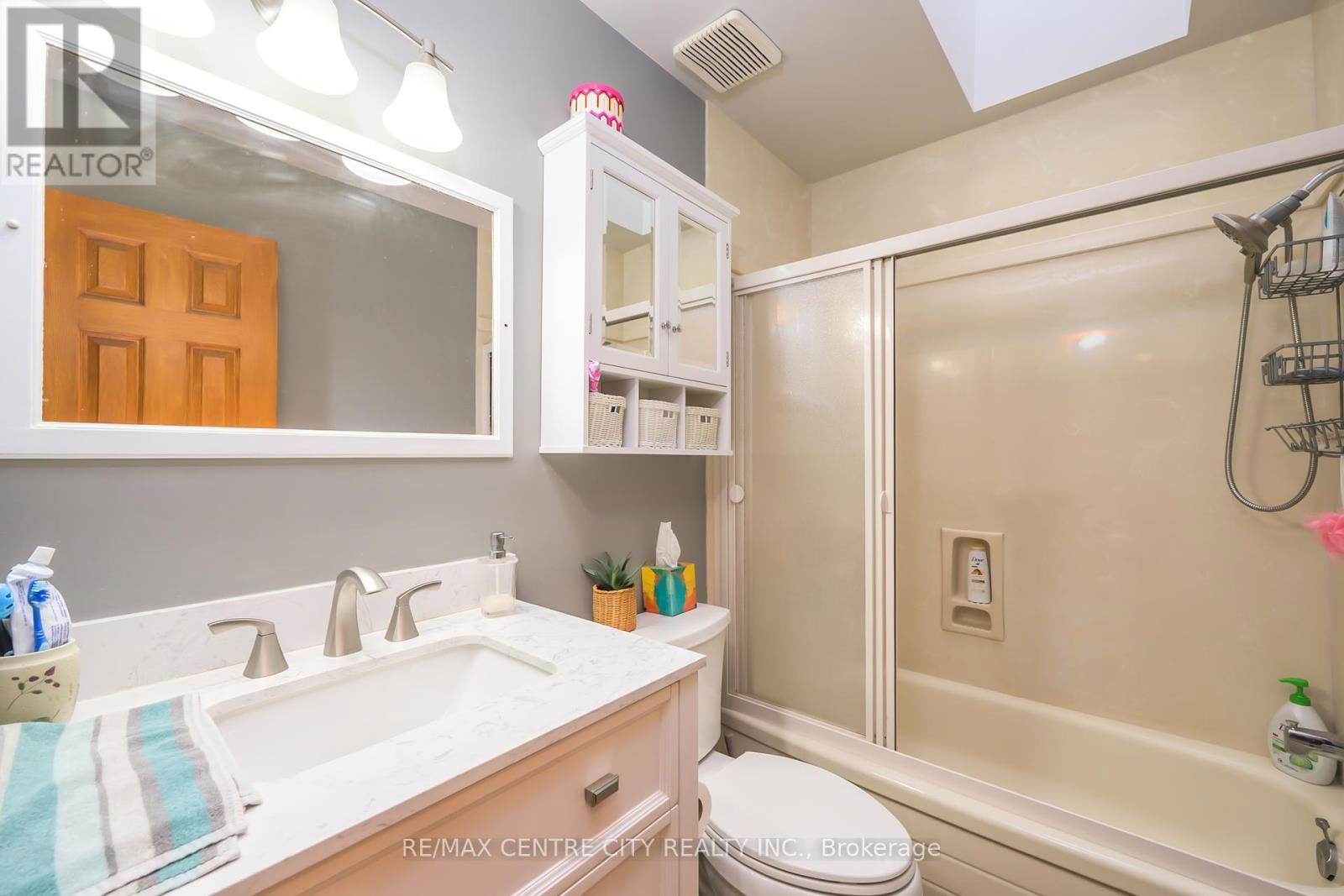 116 HURON AVENUE Image 20