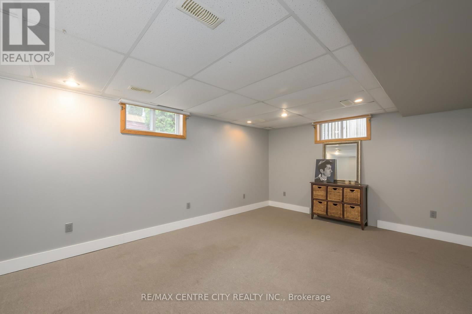116 HURON AVENUE Image 24