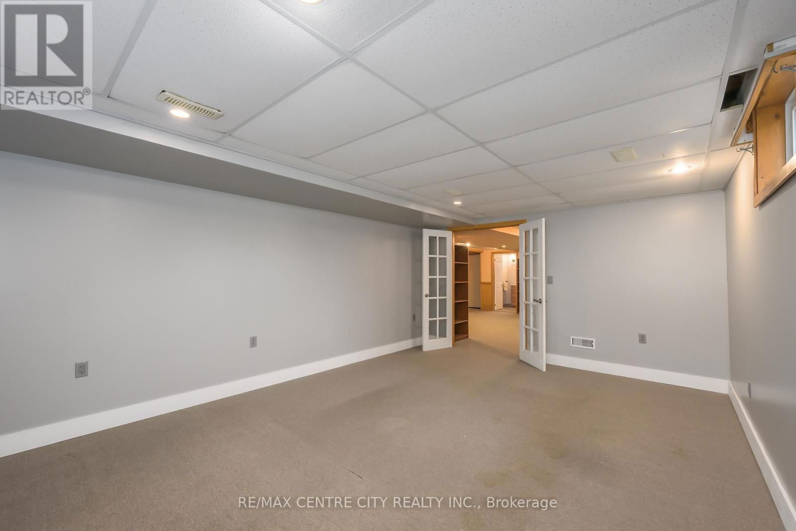 116 HURON AVENUE Image 25