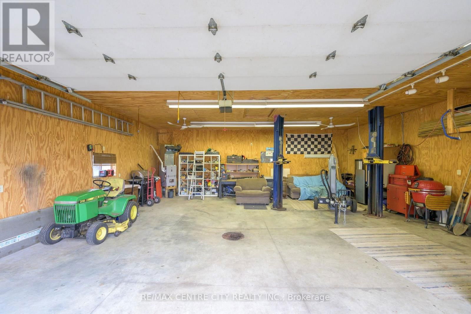 116 HURON AVENUE Image 34