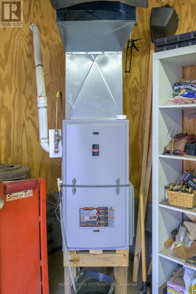 116 HURON AVENUE Image 36