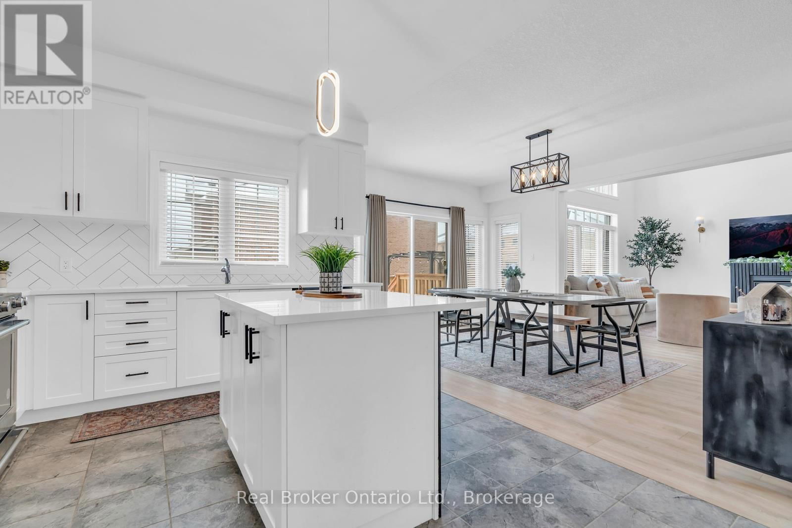 14 VENTURE WAY Image 14