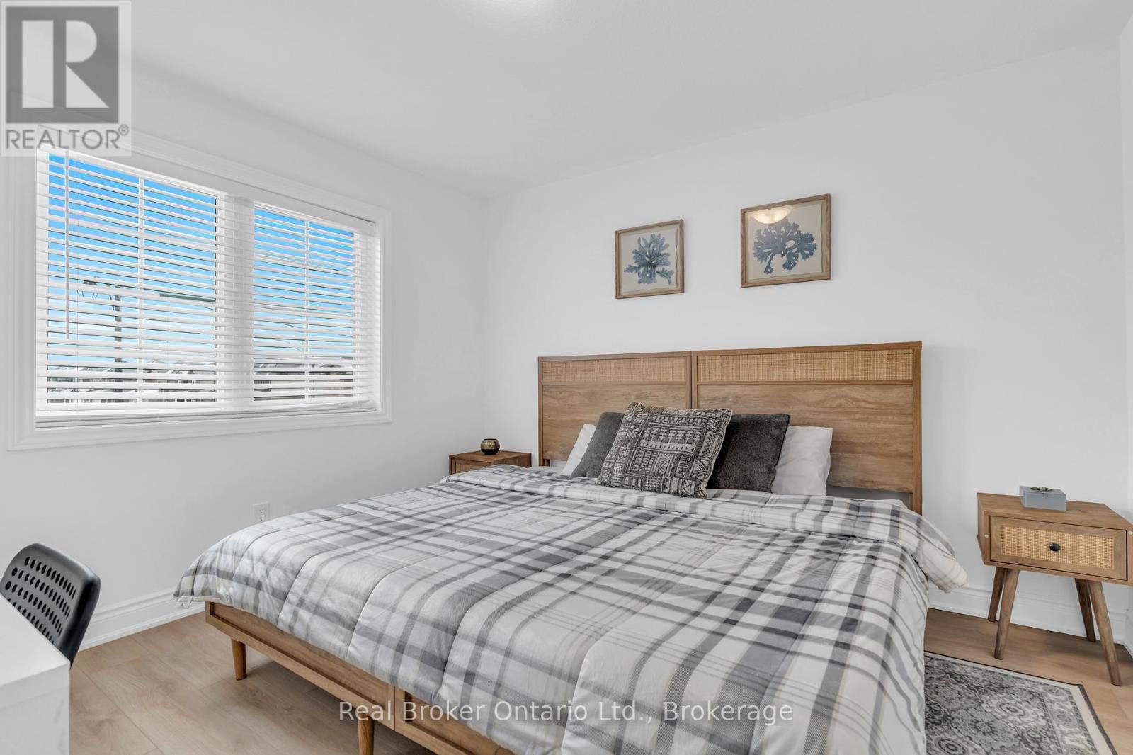 14 VENTURE WAY Image 22