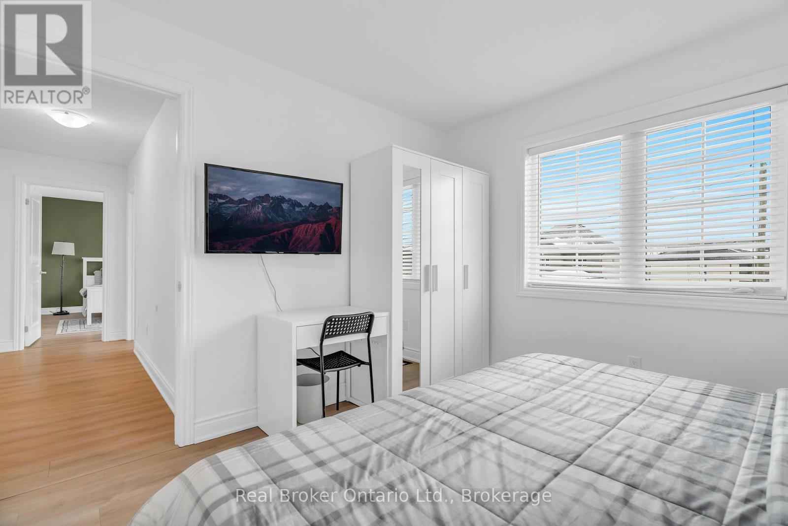 14 VENTURE WAY Image 23