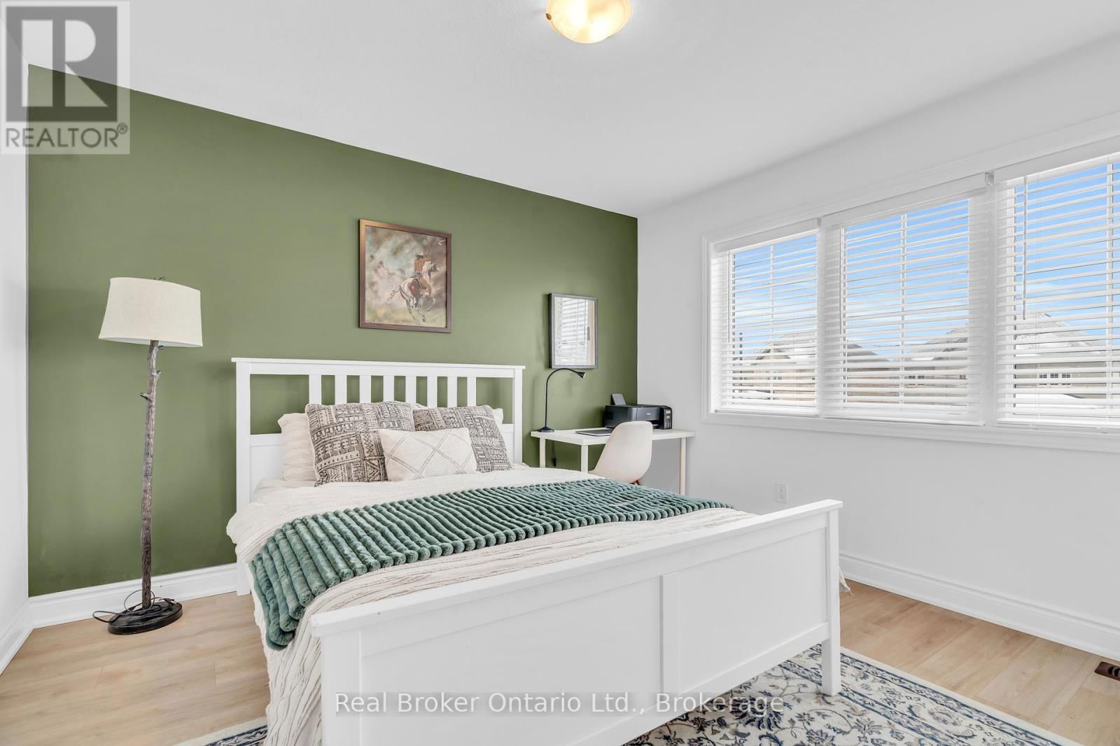 14 VENTURE WAY Image 26