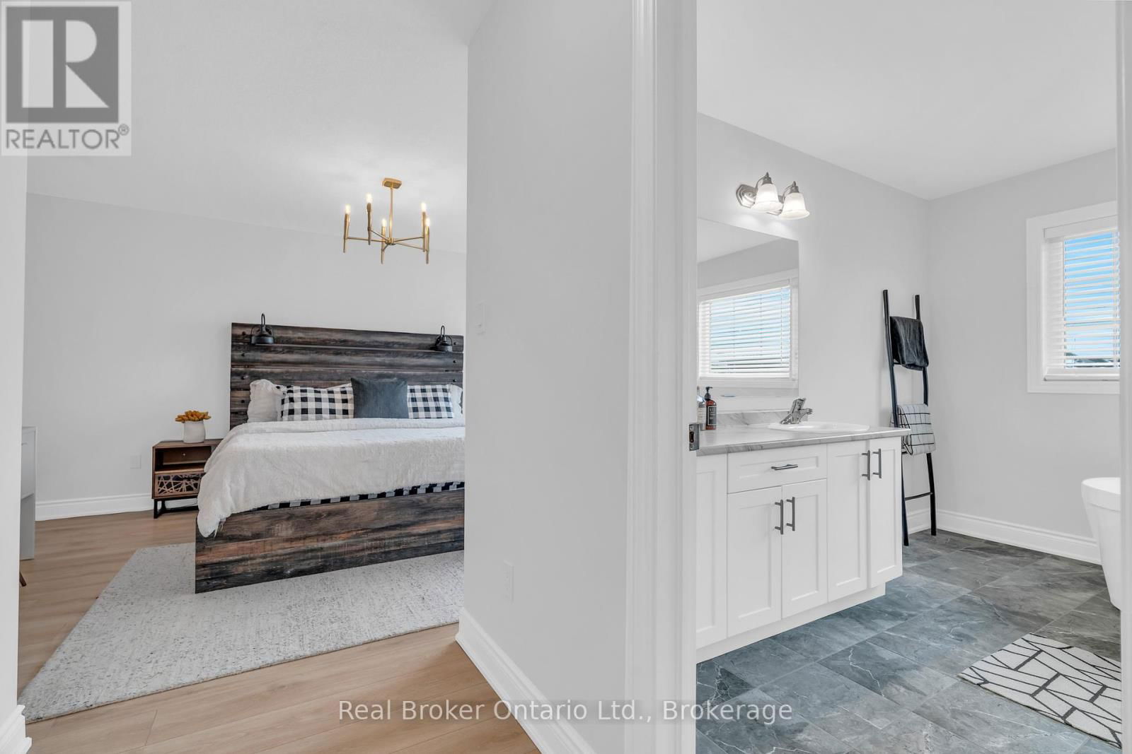 14 VENTURE WAY Image 30