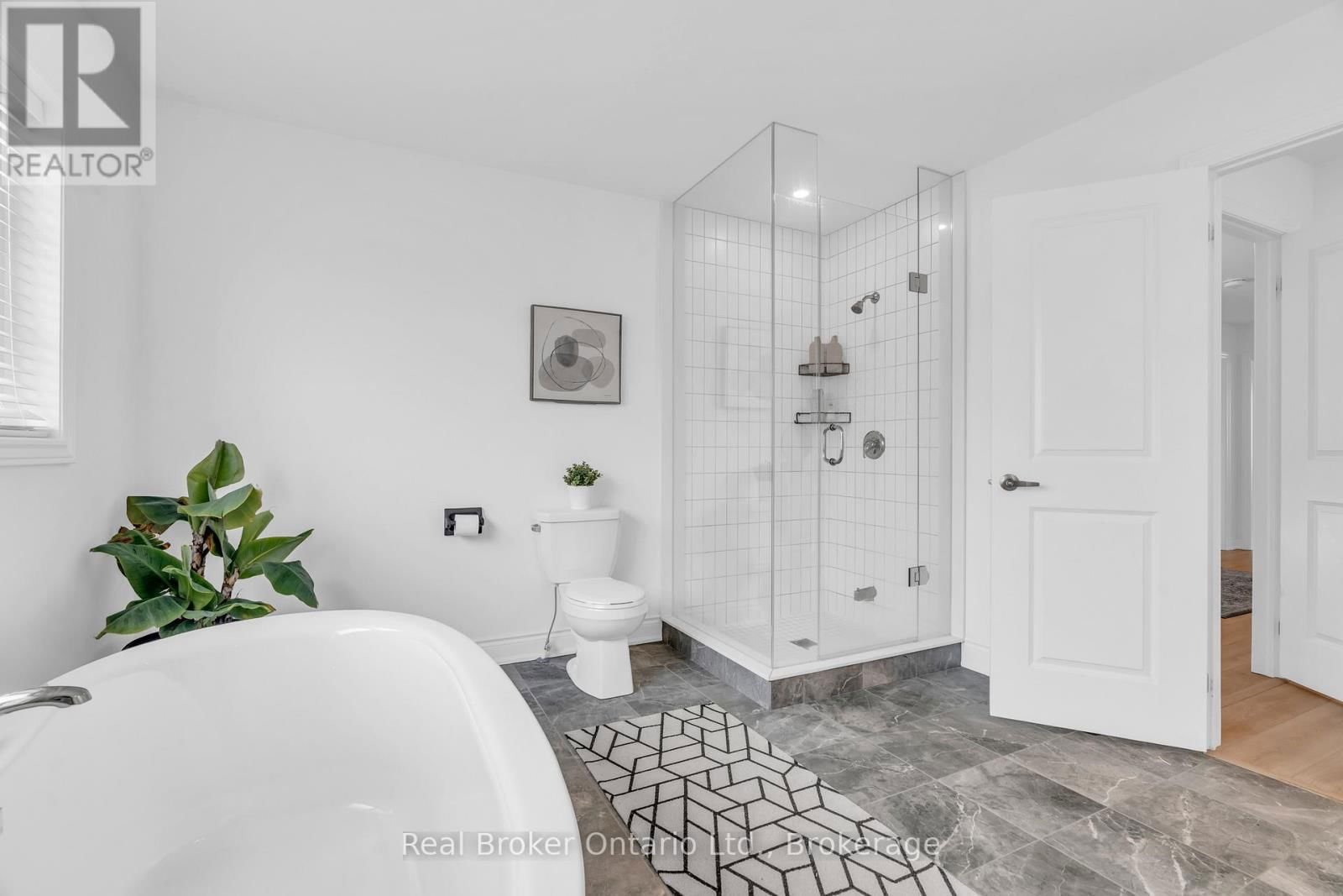 14 VENTURE WAY Image 33