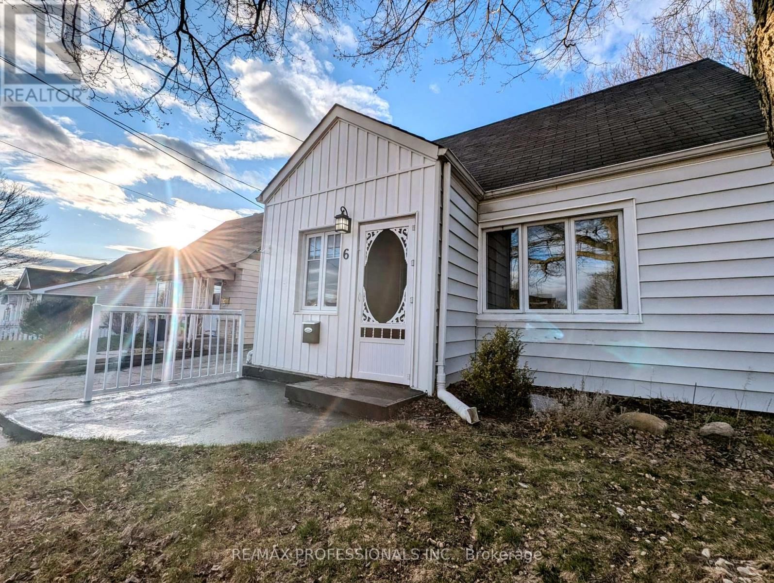 6 FRASER STREET Image 1