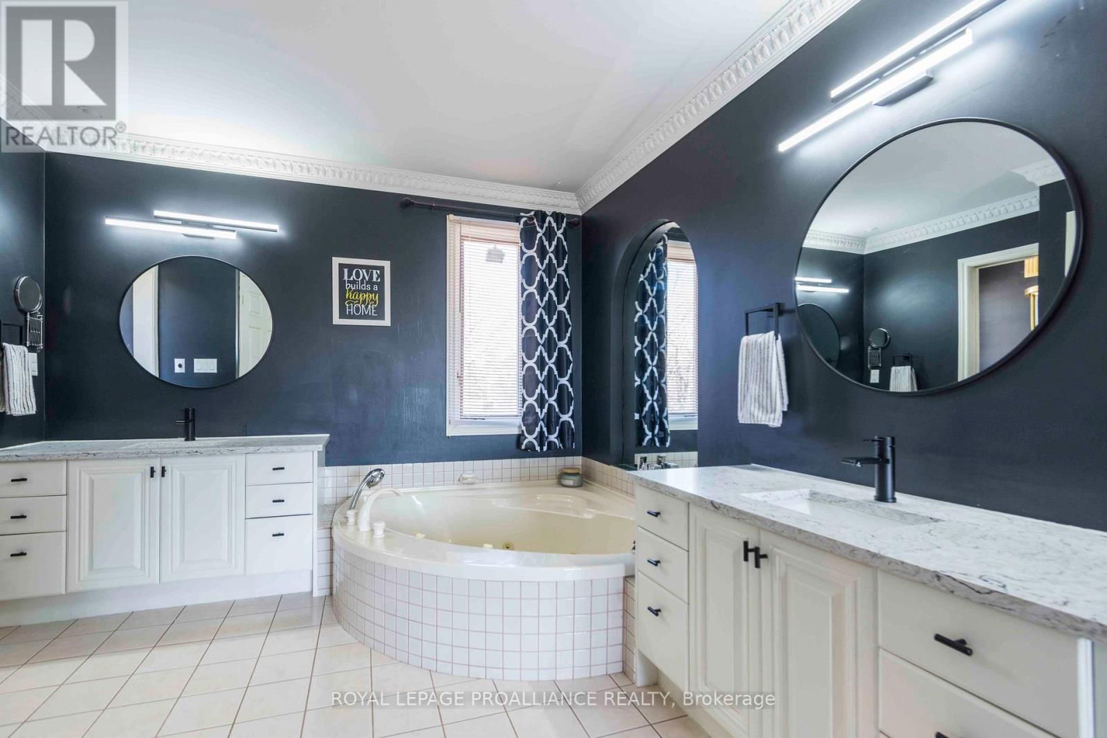 20 HOPE CRESCENT Image 33