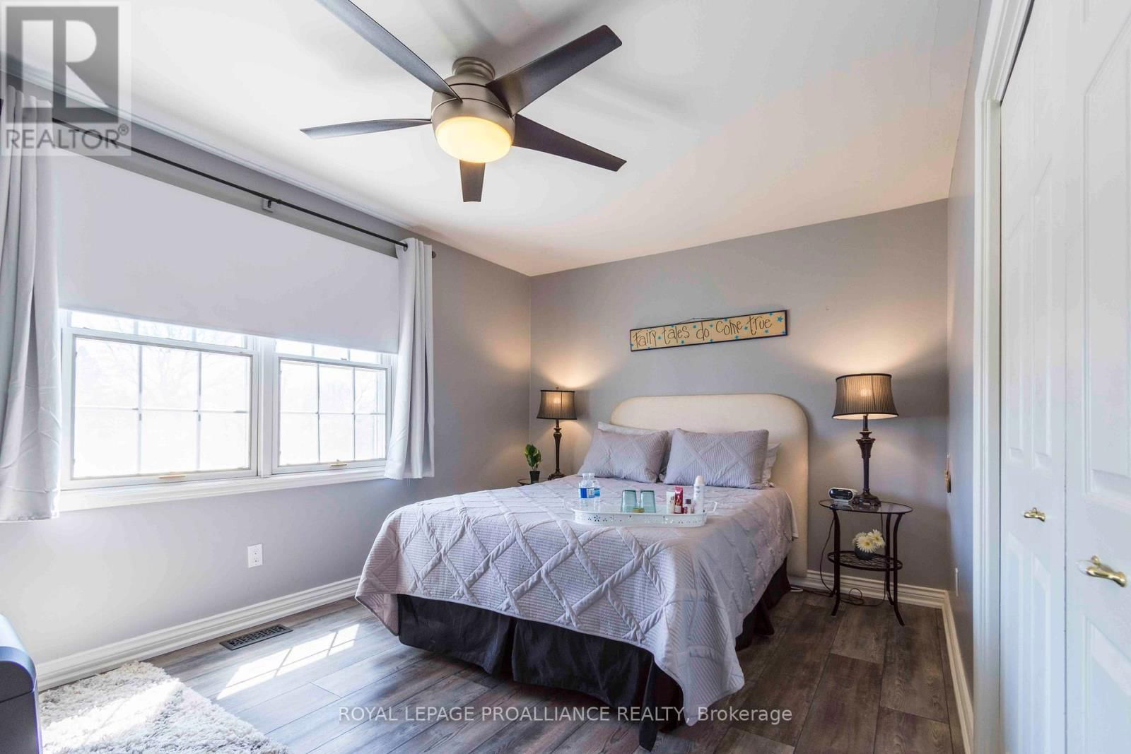 20 HOPE CRESCENT Image 35