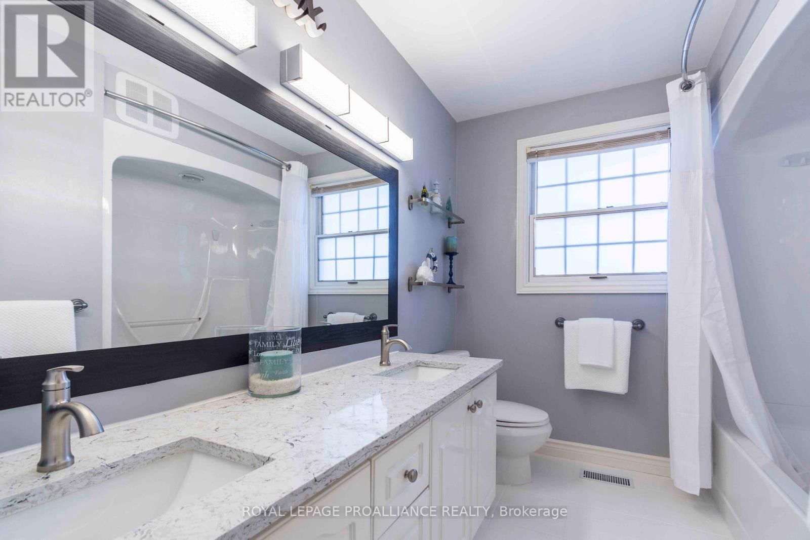 20 HOPE CRESCENT Image 37
