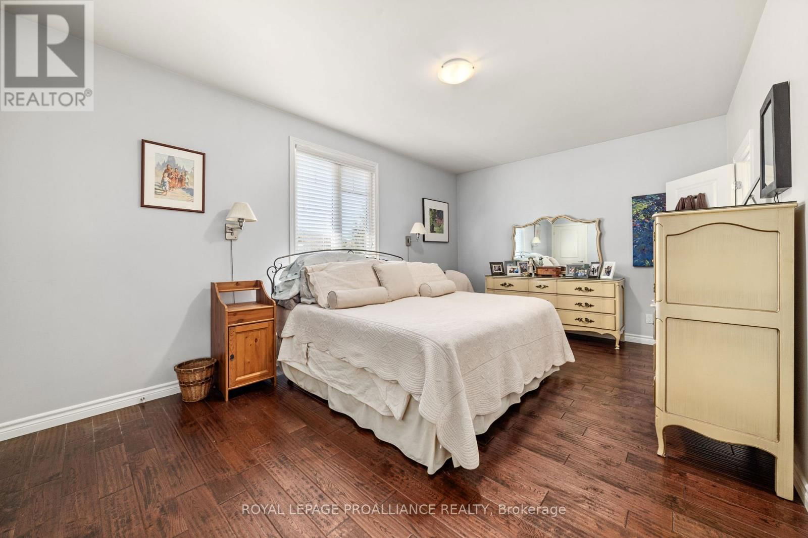 39 OWEN STREET Image 13
