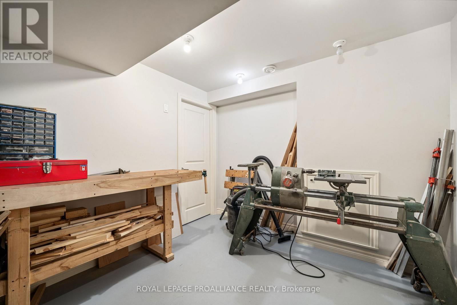 39 OWEN STREET Image 17