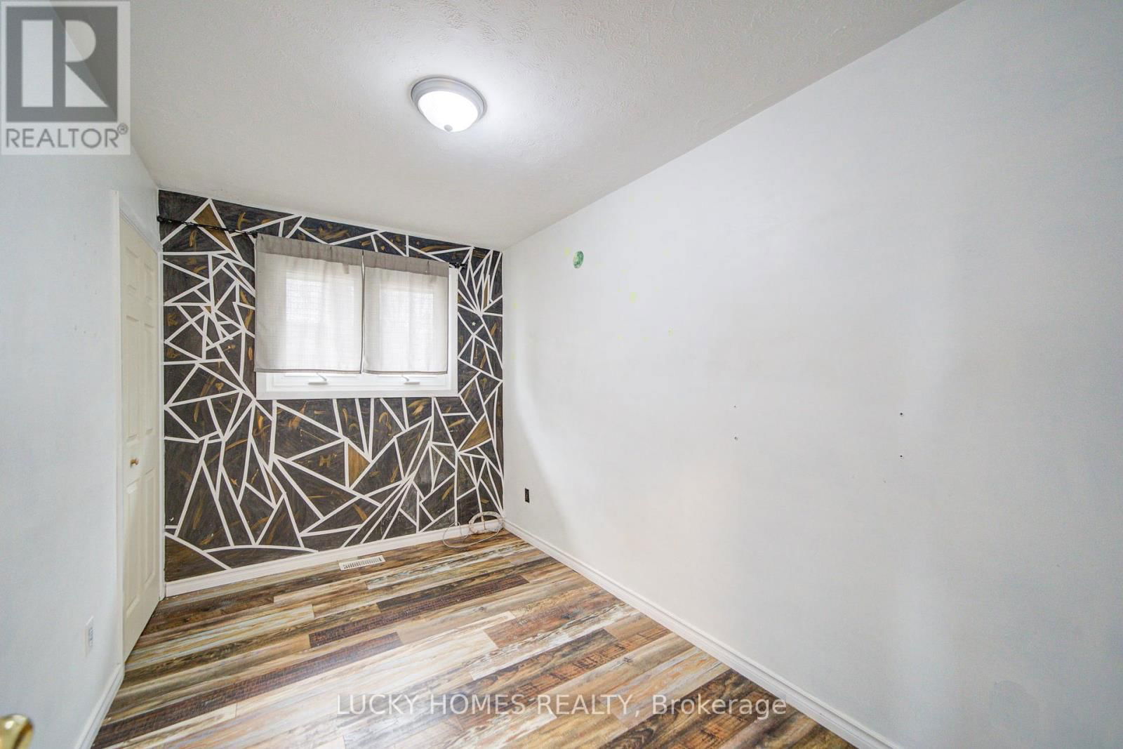 711 OTONABEE DRIVE Image 17