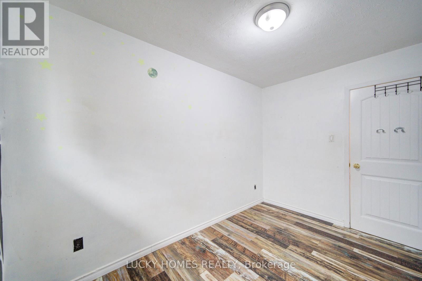 711 OTONABEE DRIVE Image 20