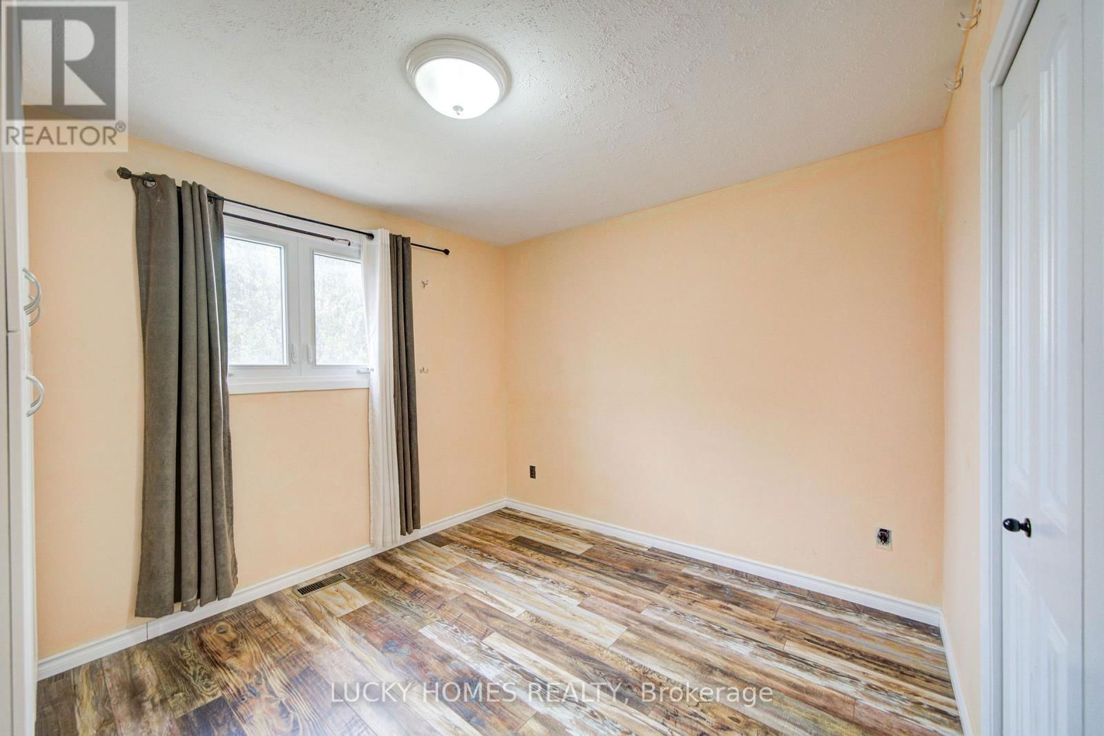 711 OTONABEE DRIVE Image 21