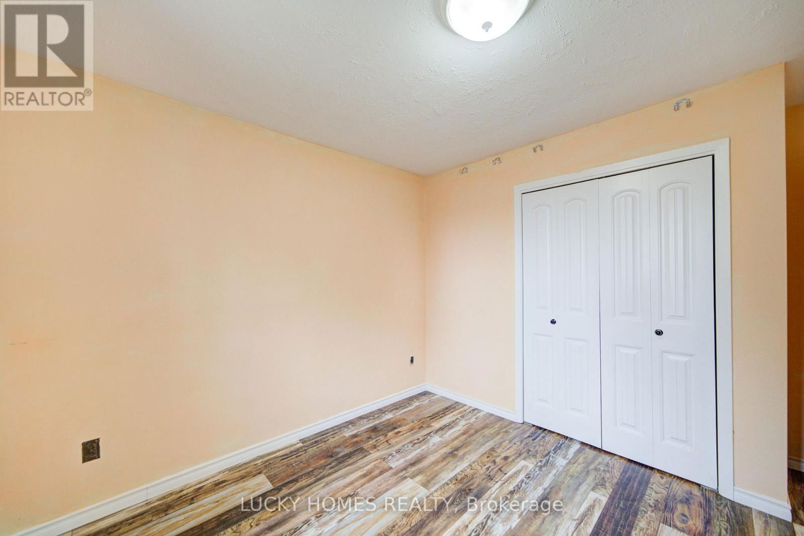 711 OTONABEE DRIVE Image 22
