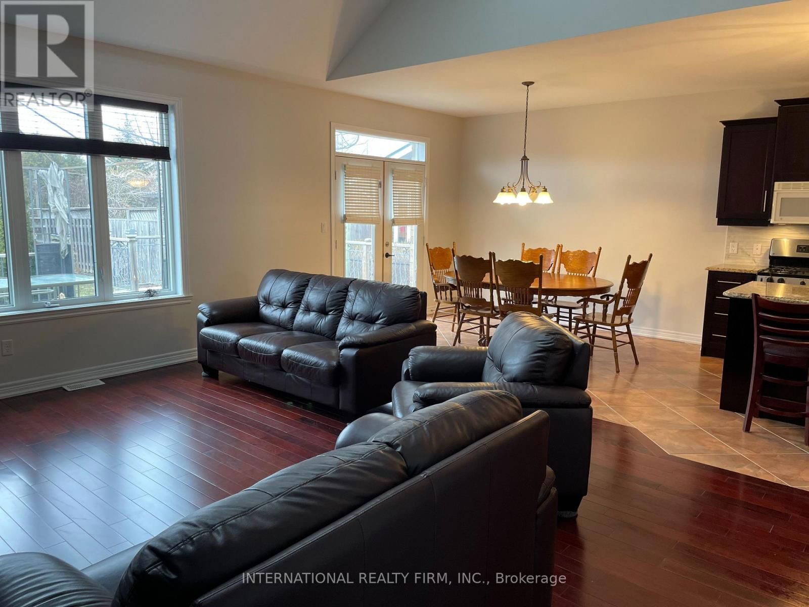 12 DUNSFORD COURT Image 6