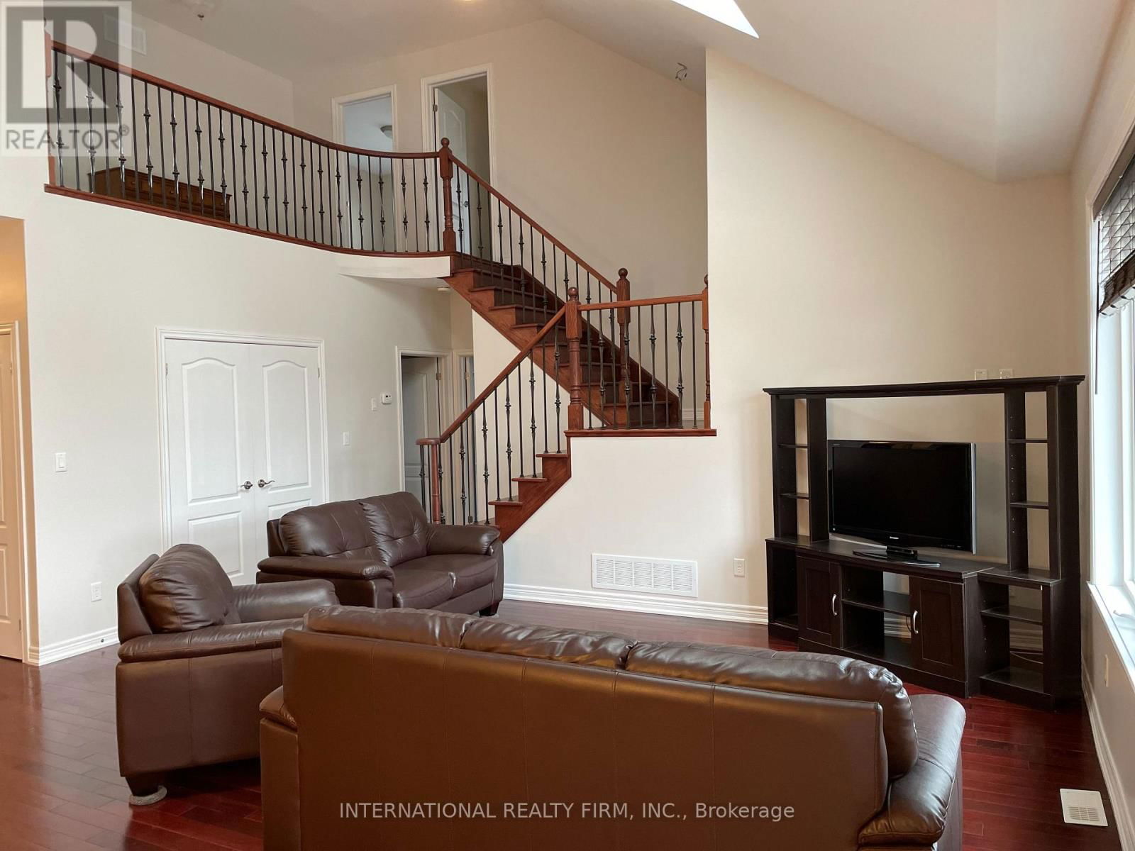 12 DUNSFORD COURT Image 7