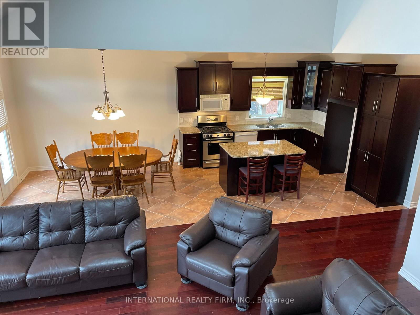 12 DUNSFORD COURT Image 8