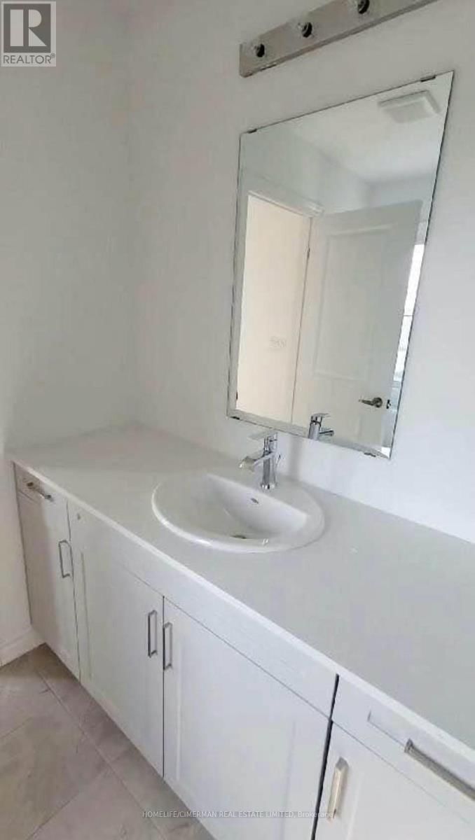 13 GLACIER CRESCENT Image 11