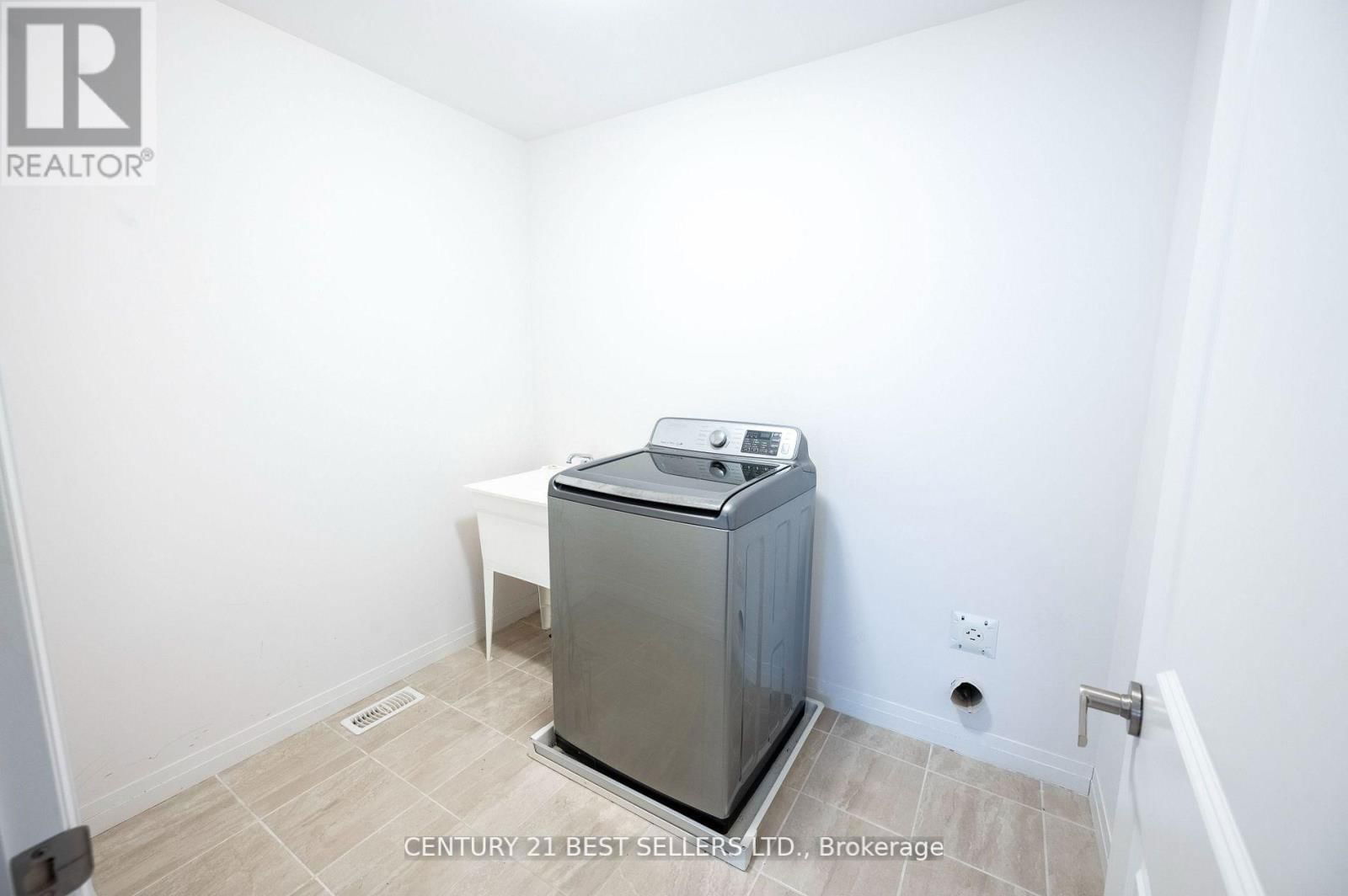 4076 HEALING STREET Image 32