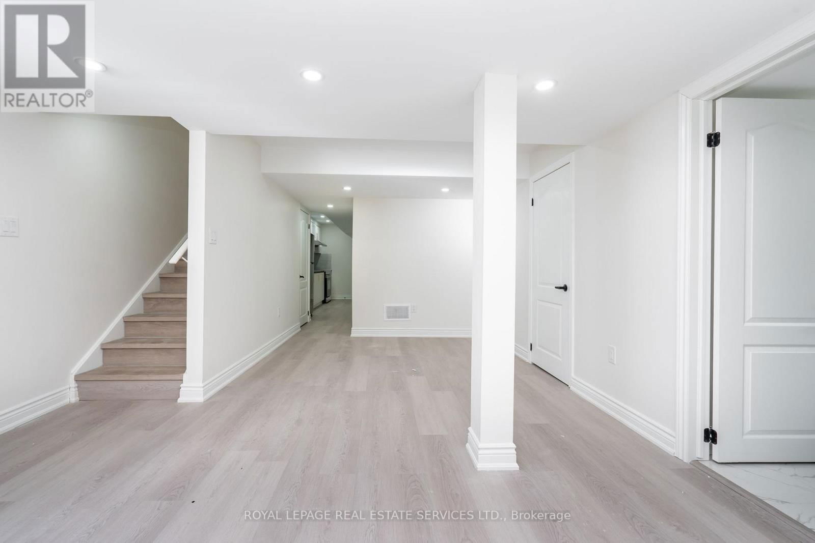 72 - 166 DEERPATH DRIVE Image 11