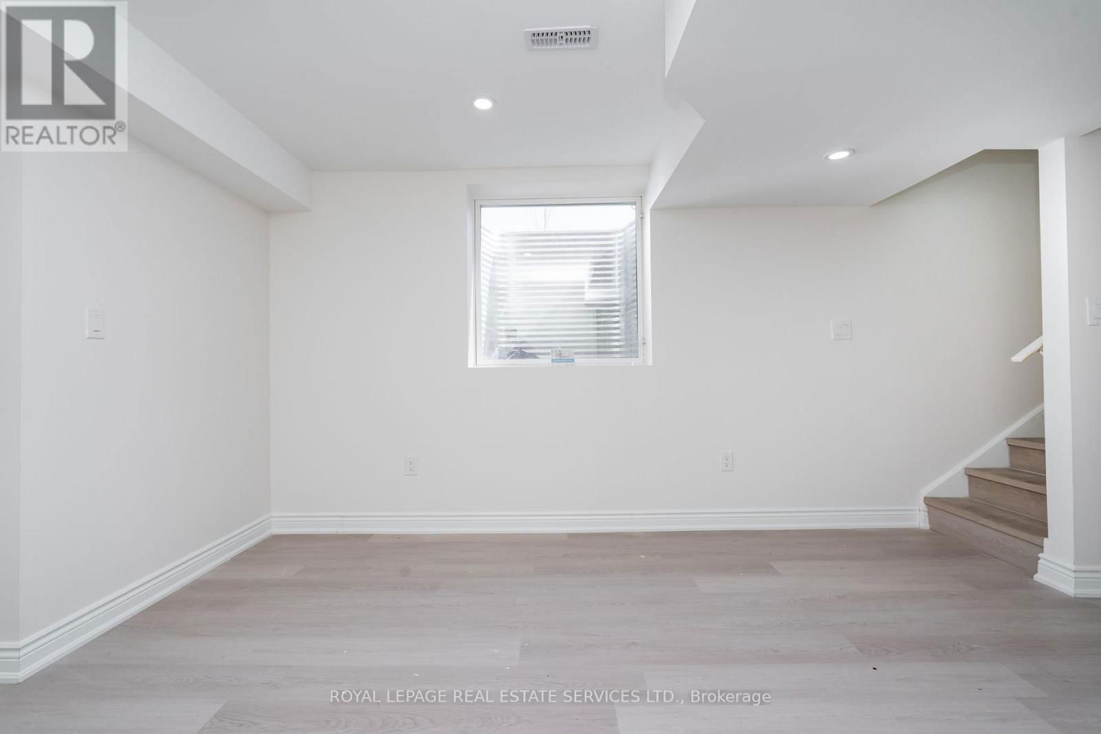 72 - 166 DEERPATH DRIVE Image 12