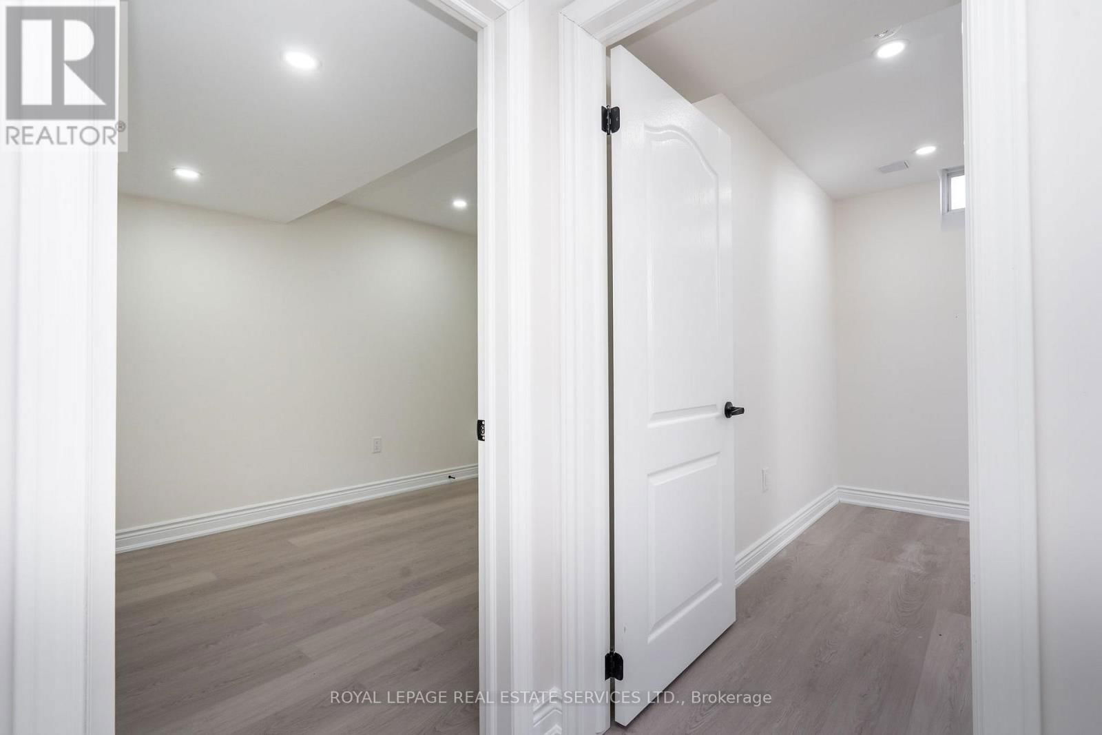 72 - 166 DEERPATH DRIVE Image 14
