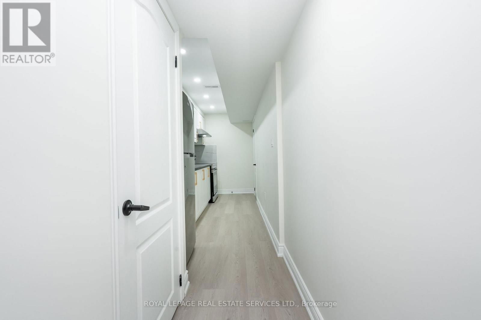 72 - 166 DEERPATH DRIVE Image 21