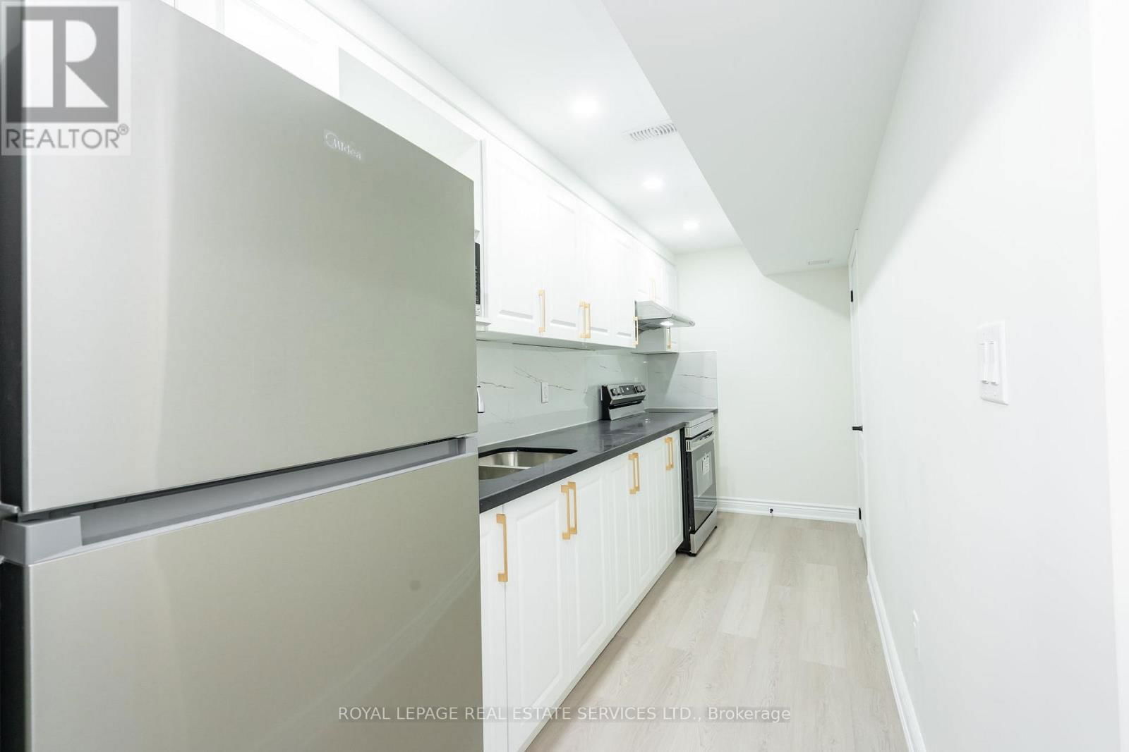 72 - 166 DEERPATH DRIVE Image 22