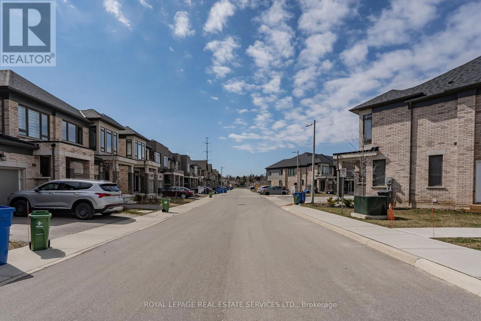 72 - 166 DEERPATH DRIVE Image 23