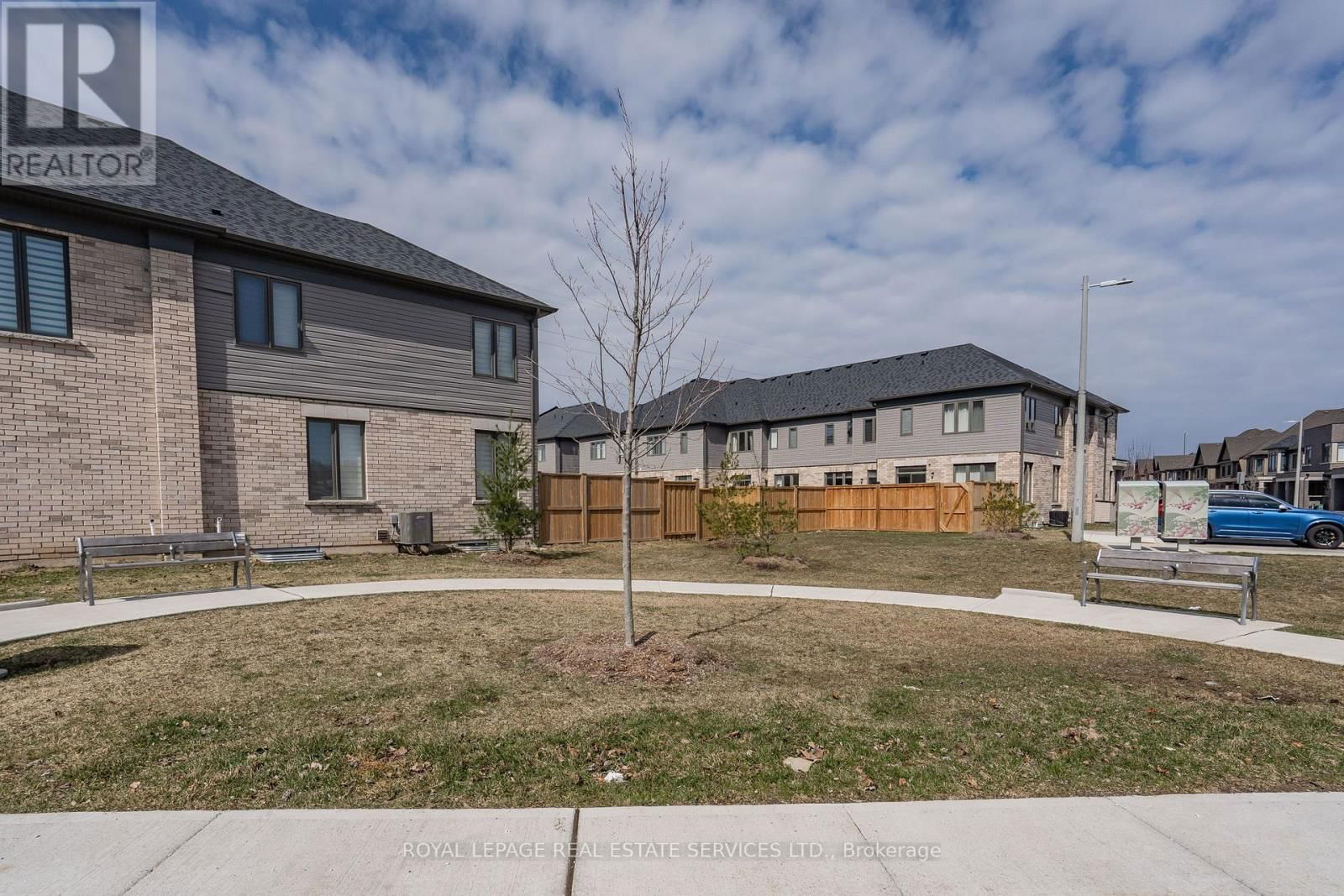72 - 166 DEERPATH DRIVE Image 4