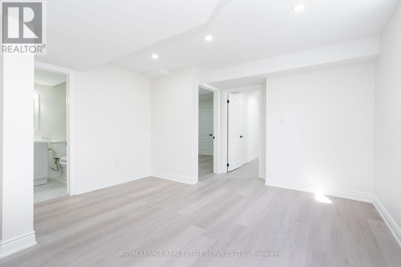 72 - 166 DEERPATH DRIVE Image 8