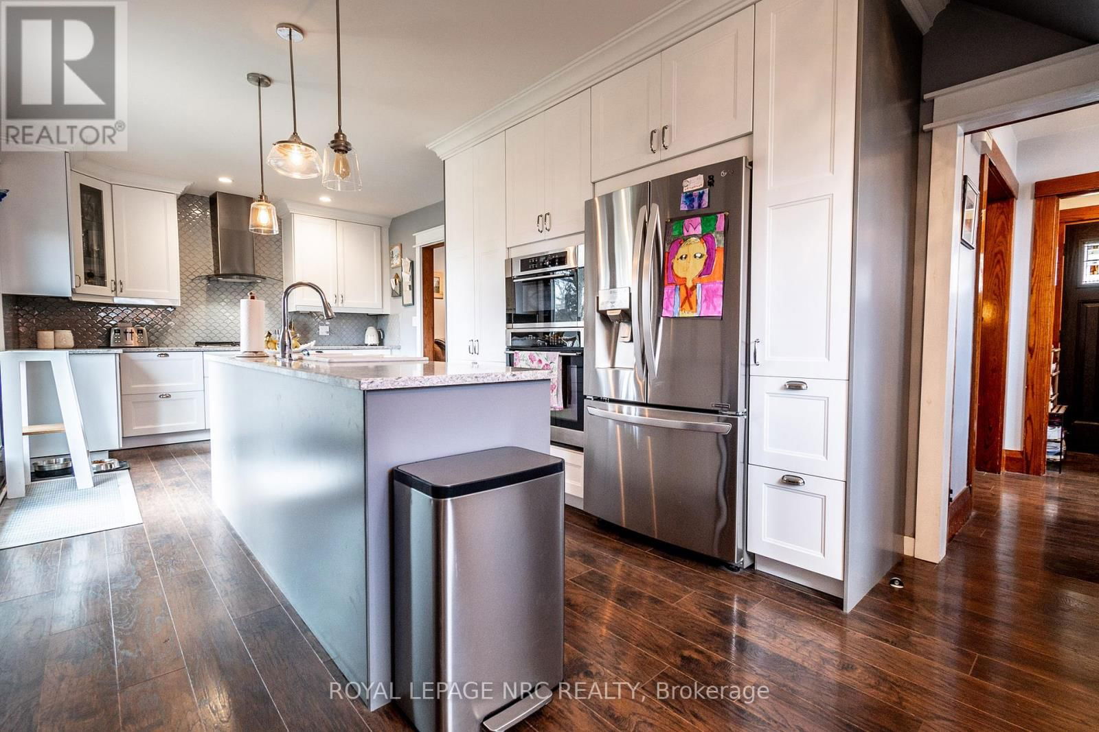 163 ERIE STREET Image 16