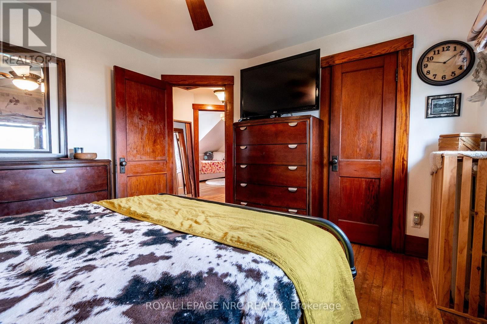 163 ERIE STREET Image 25