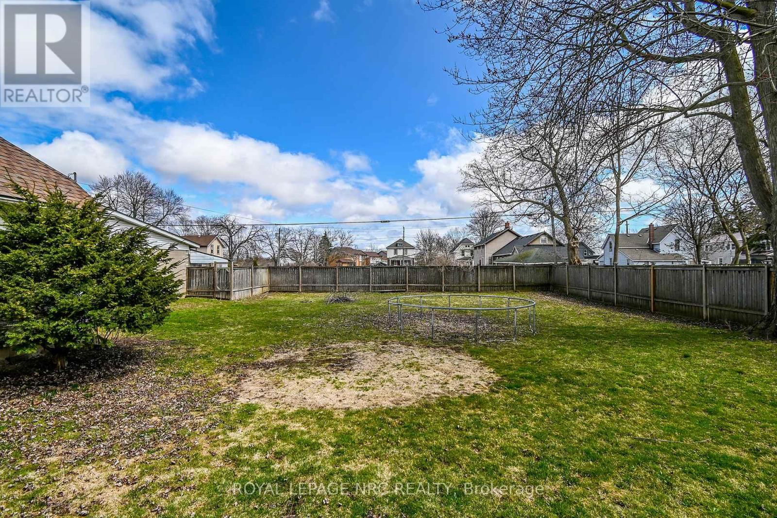 163 ERIE STREET Image 37