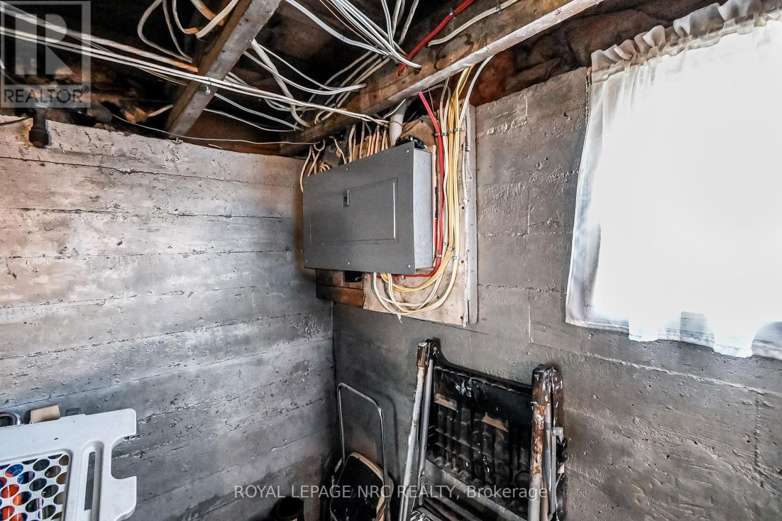 163 ERIE STREET Image 40
