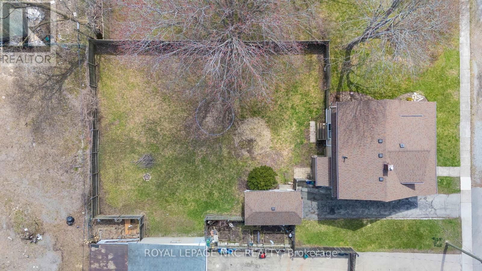 163 ERIE STREET Image 45