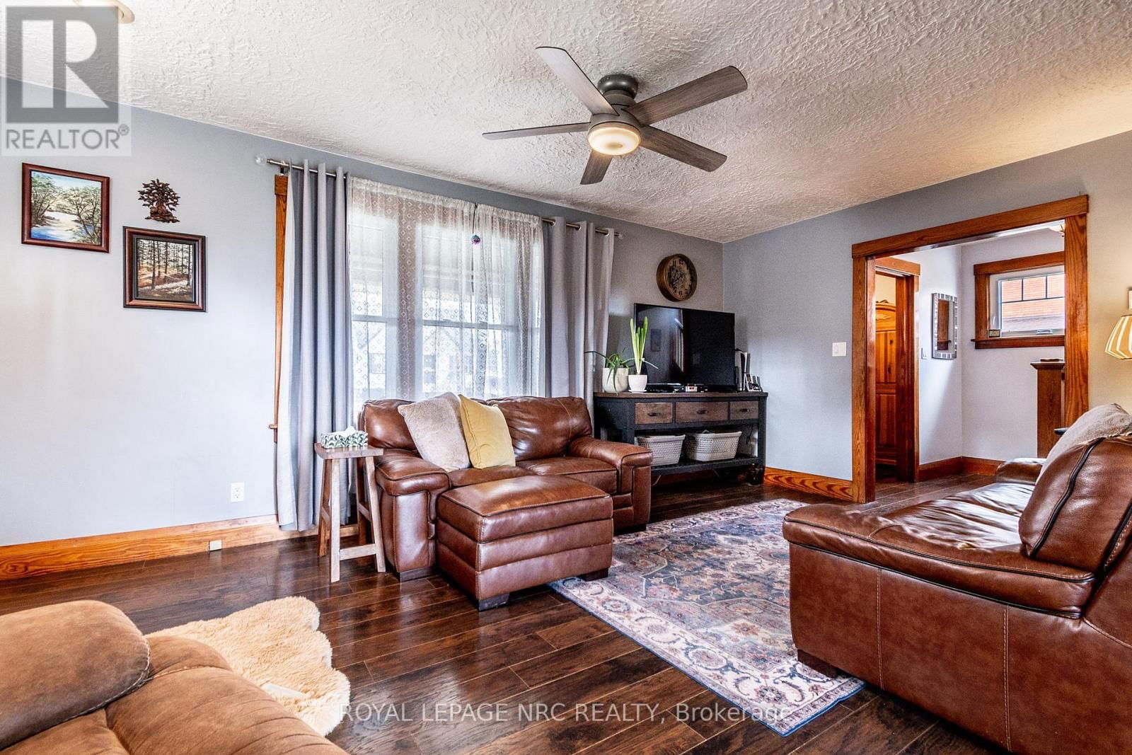 163 ERIE STREET Image 9