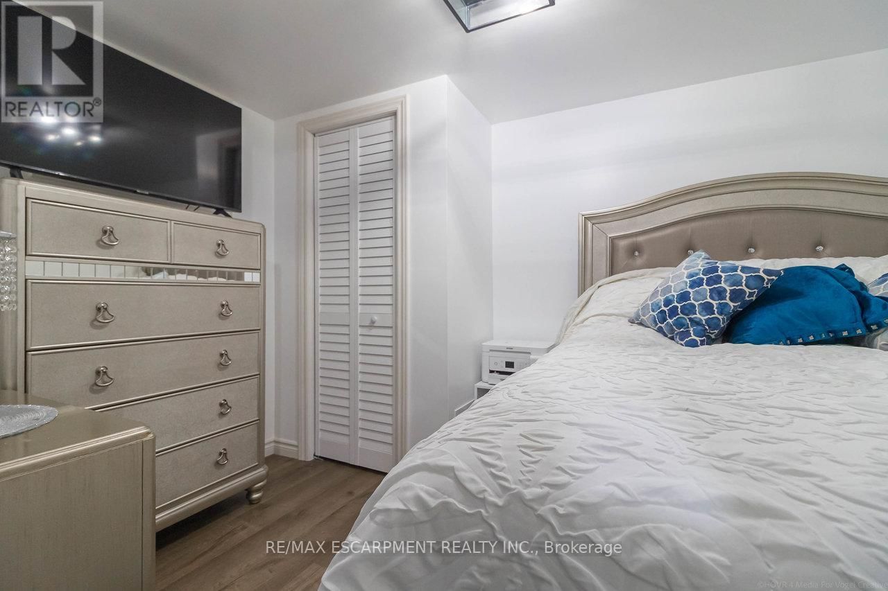 365 ELEANOR PLACE Image 35