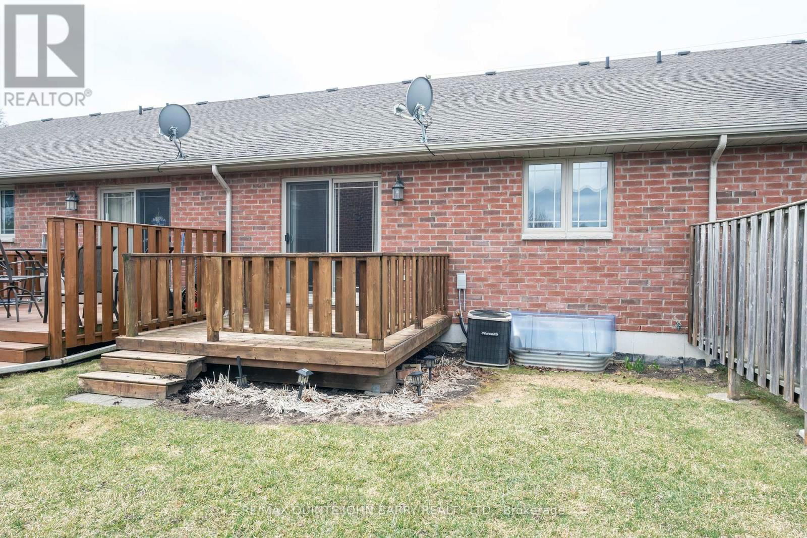 23 DIVISION STREET NORTH Image 22