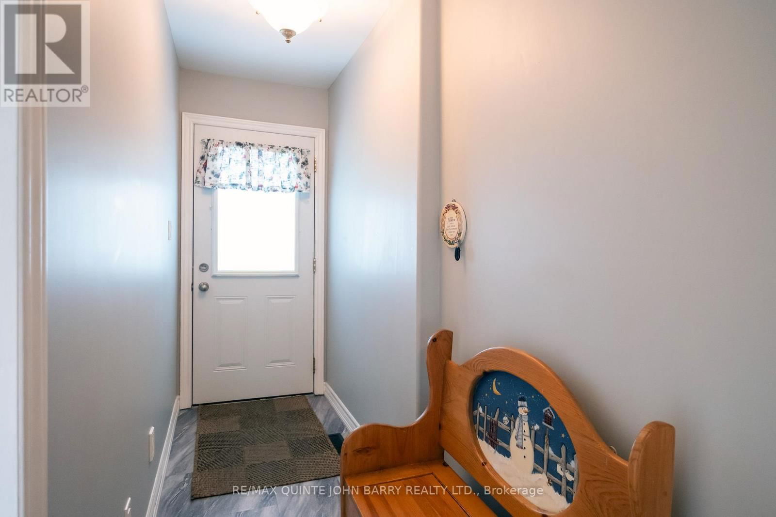 23 DIVISION STREET NORTH Image 6