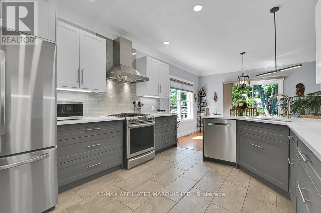 6798 RIVERVIEW DRIVE Image 13