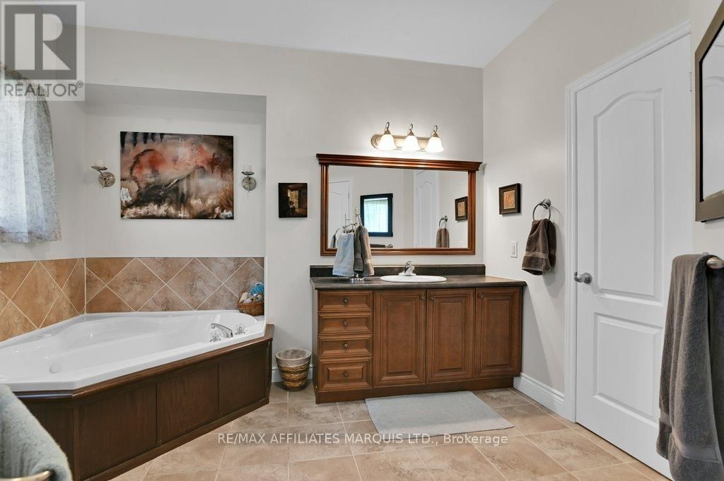 6798 RIVERVIEW DRIVE Image 17