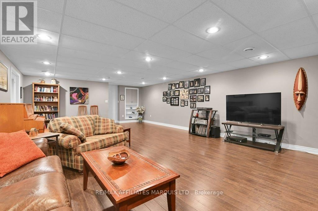 6798 RIVERVIEW DRIVE Image 25