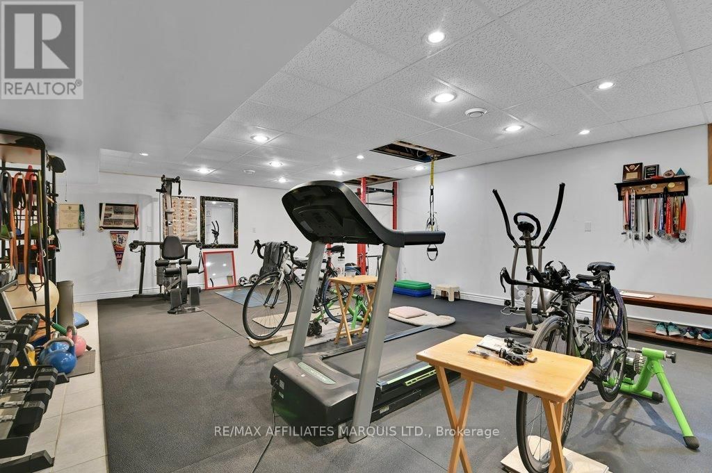 6798 RIVERVIEW DRIVE Image 27