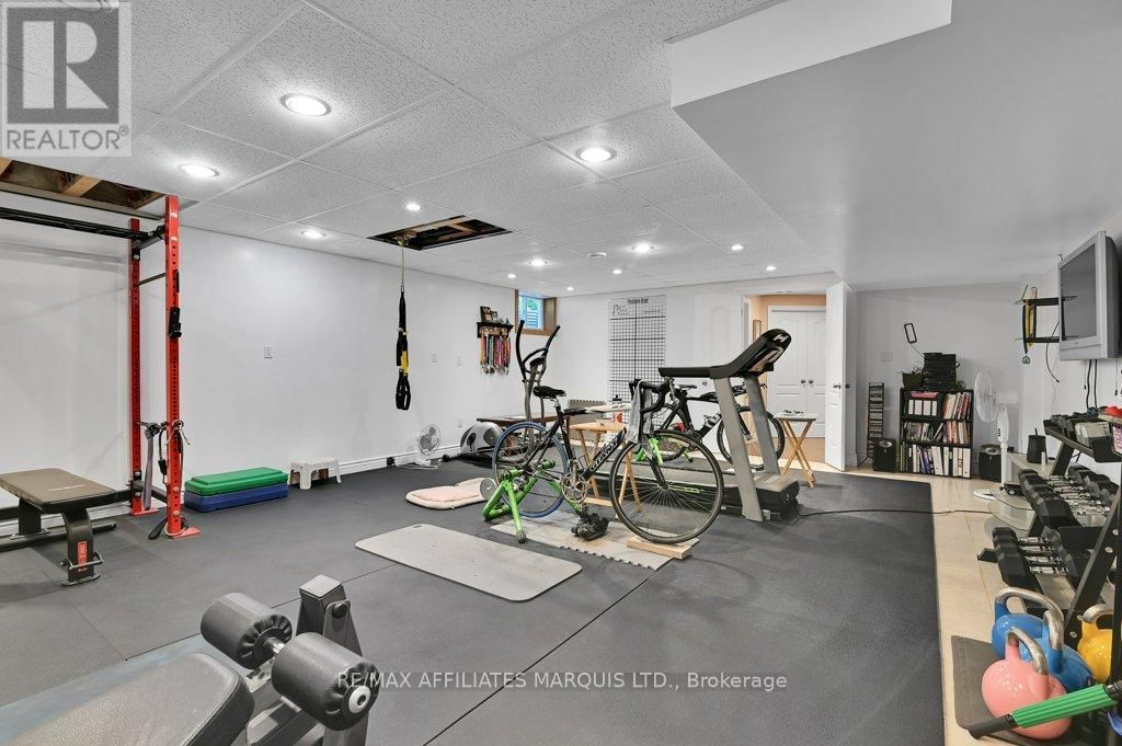 6798 RIVERVIEW DRIVE Image 28